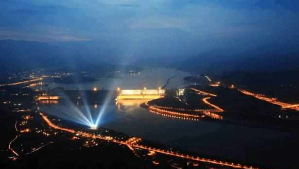 湖北襄阳和江西九江哪个城市发达?