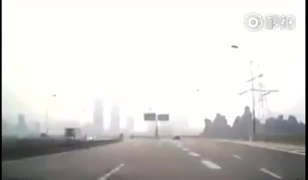 再着急……也要牢记安全行车  直播车市大V聊车新能源车市  ​