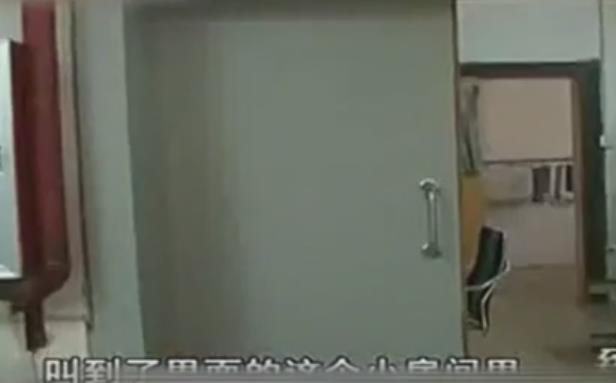 女孩照X光片被要求脱掉裤子, 竟顺从了医生指示: 以为检查就这样