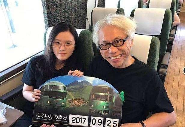 已尝禁果的“爷孙恋”日本度蜜月,女主表示不担心男友让她怀孕