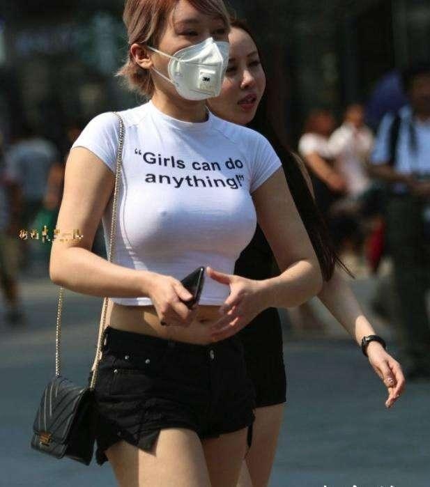 街拍: 丰腴少妇下次别这样穿衣服了, 我的身体不太好