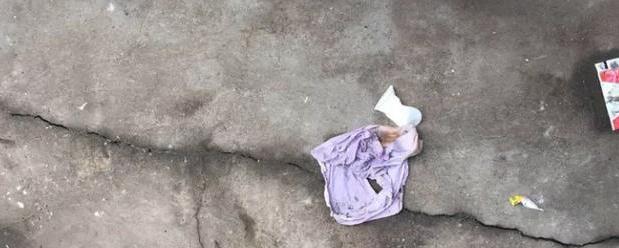 16岁女生未婚先孕，在学校操场产子!！