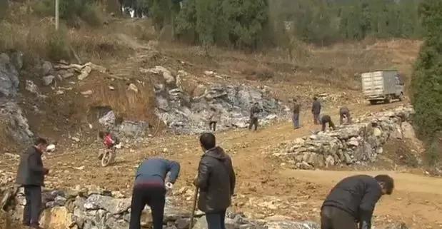 人物丨脱贫攻坚奖向长江：立志实业报国，心系扶贫帮困