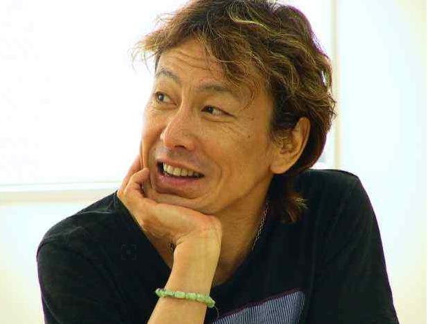 他是《龙珠》中贝吉塔的配音，在柯南、圣斗士中也有亮眼表现