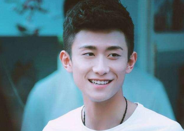 张一山童年照片,鬼马精灵,这样的孩子父母怕是