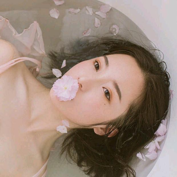 搞笑段子 美女内涵图:服务员,我是给她后面那个美女结账的