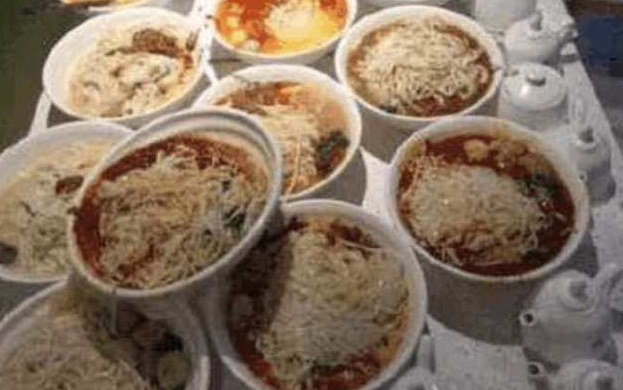 男子因为饭店厨师和服务员态度差,怒点37碗面