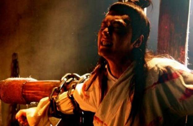 罪犯被执行腰斩时,有一种怪象,本来很痛苦,他们却笑着