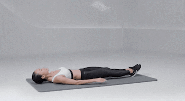 做完一组后休息30秒放松身体调整呼吸后,再接着做下一组的动作.