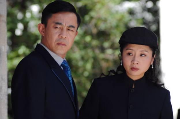 曾亲手捧红自己的老公却遭离婚, 现在的唐静成了女强人依旧是单身