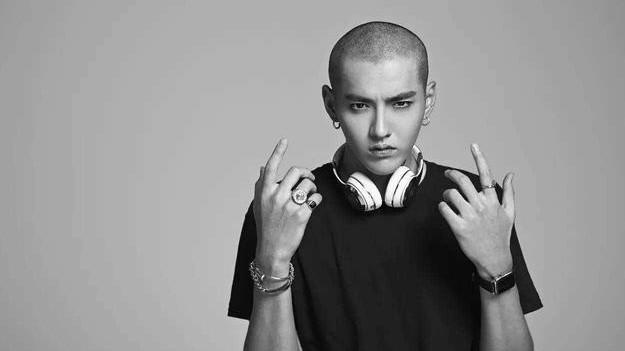 男星寸头哪家强?林更新惊艳,吴亦凡霸气,直到看见他我愣住了!