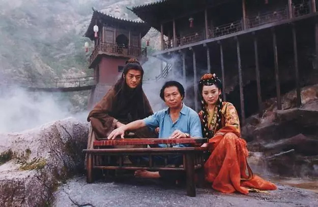 央视版笑傲江湖经典剧照,许晴版的任盈盈,美的令人心魂俱醉