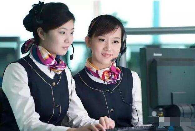 中国移动客服平均每天接165个电话,那她们一个月有多少工资?
