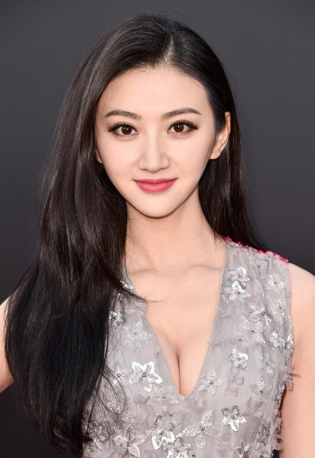 17岁时景甜嫩出水 竟有些杨钰莹的影子