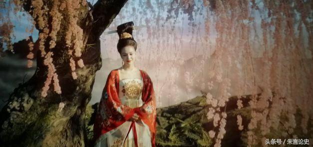 《妖猫传》中玄宗皇帝活埋了杨贵妃，历史上她究竟是怎么死的?