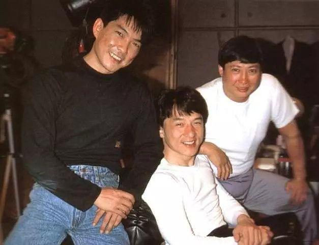 向华强因为他不敢逼成龙拍戏,他带人救下成龙