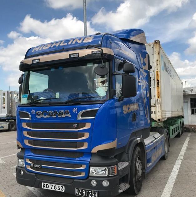 嘀,老司机快上车,看看香港卡车司机开什么车