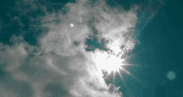 夏日开车阳光刺眼隐患高,简单一招让事故从此远离你