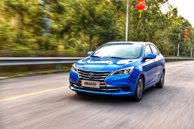 打虎必须亲兄弟！试驾长安逸动DT