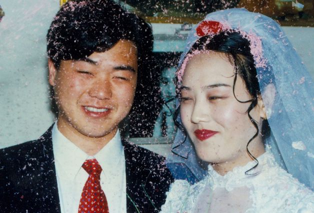 直击90年代的婚礼的4张照片,那会儿的思想也比较保守!