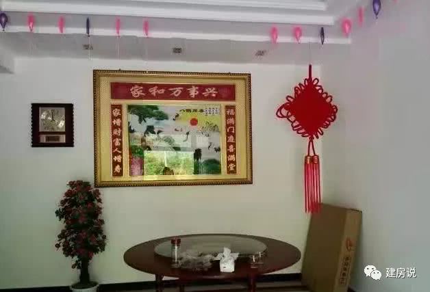 老公带我回农村办婚礼,发现自建房比城市小区