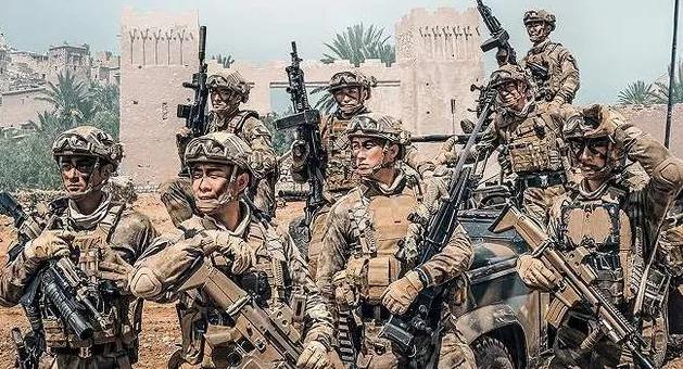 法国航母出大糗了！马克龙想去中东摆谱结果反倒栽了个大跟头