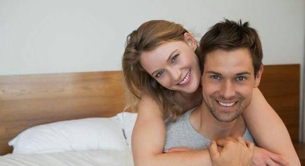 看到妻子手机短信我愣住了,妻子出轨老外这事该怎么办?