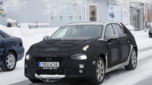 领克有01、02、03，现在又来了个04，领克新车海外路试谍照曝光！