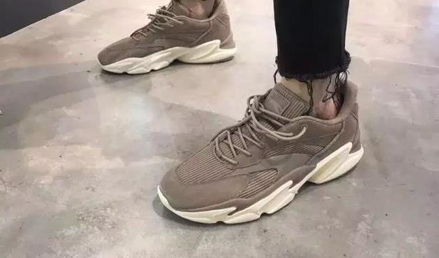 国货又崛起了!安踏李宁排队抢售,谁还敢说国产