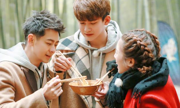 魏大勋白敬亭联手骗鬼鬼,评论瞬间炸锅:果然男