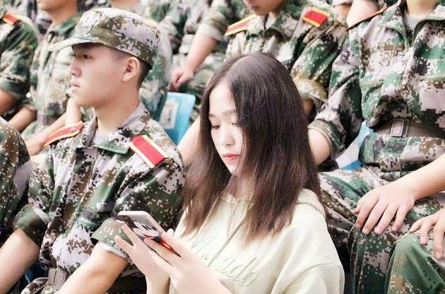 「幽默搞笑笑话」学软件的人加班挺辛苦的,整