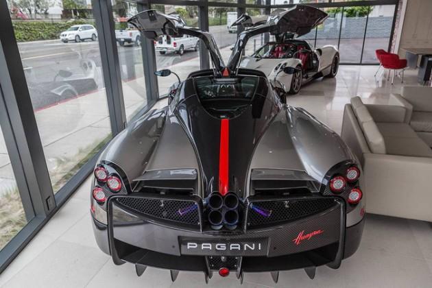 买新车还是选这辆里程数不到800公里的2016 Pagani Huayra呢？