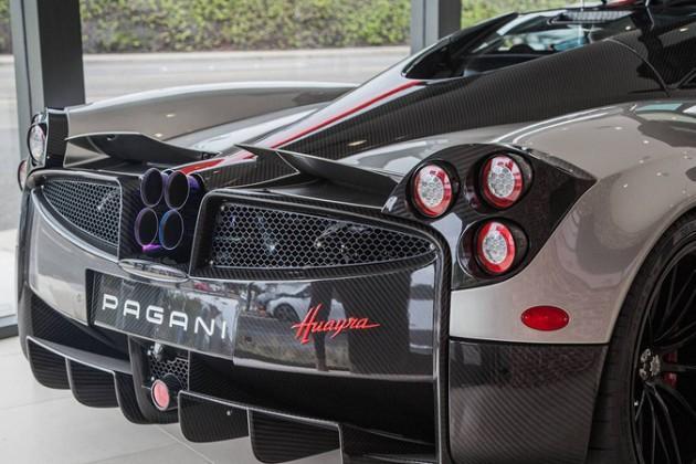 买新车还是选这辆里程数不到800公里的2016 Pagani Huayra呢？