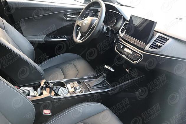 天津一汽骏派T086内饰谍照首曝 2018年秋季上