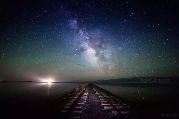 青海茶卡盐湖究竟有多美！被人称作“天空之城”，附攻略