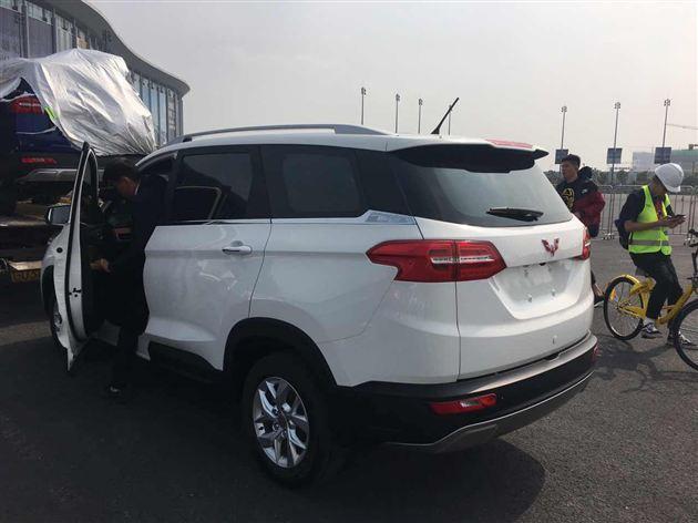 五菱宏光s3报价及图片 五菱国产7座suv油耗配置