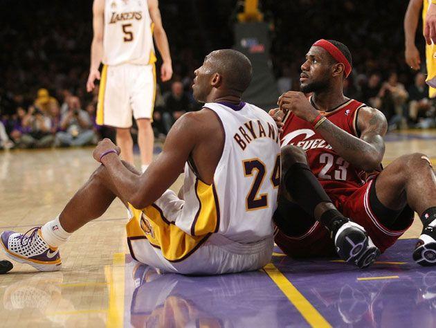 回顾詹姆斯和科比第一次交手,力压科比,网评:超