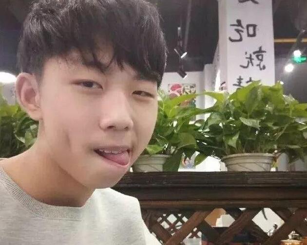 斗鱼绝地求生主播XDD被人质疑开挂? 曾经韦神