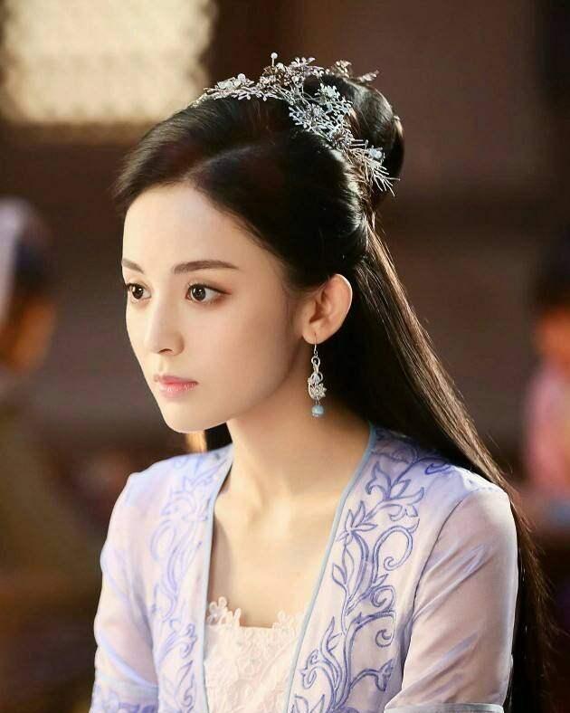 除被称作是“戏精”的王子文外，迄今娱乐圈还有哪些令人惊艳的小个子女星?