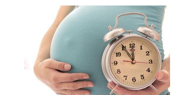 孕妇逛街突发宫缩,一家子人赶到医院后又长叹