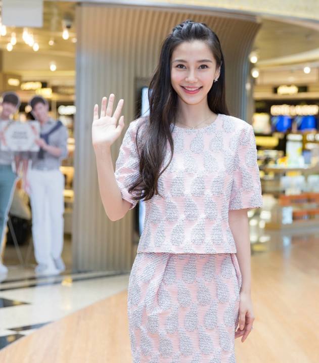 娱乐女明星人气排行榜:唐嫣第四,迪丽热巴第二,第一实