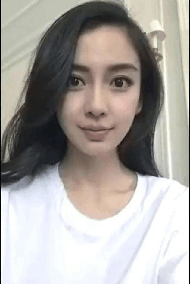 baby与郑爽一起素颜直播, 谁是心机鬼? 一眼看