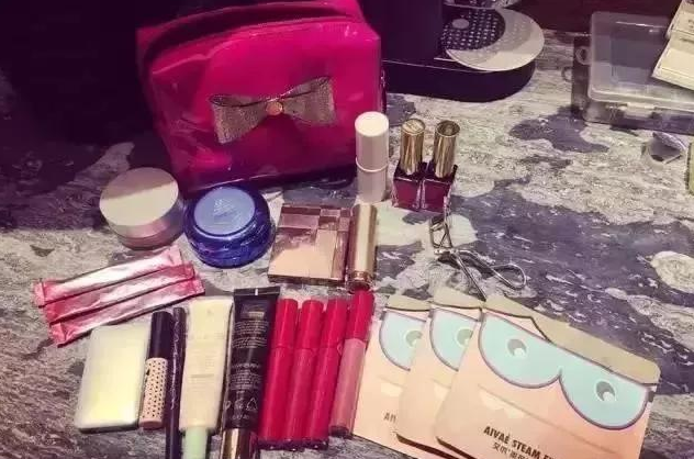 揭秘明星的化妆包,你的化妆包有几样,她也在用?
