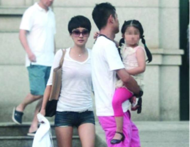 姚笛怀孕文章再次落泪，马伊琍晒出一张照片，网友：这女人不简单