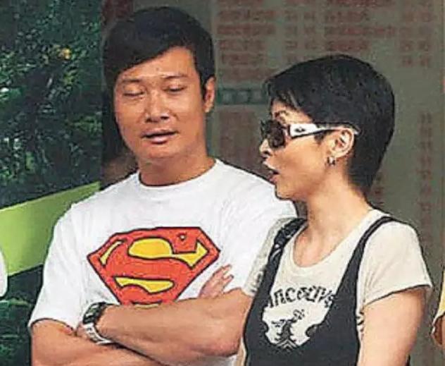 前女友生病钱嘉乐贴身照顾，婚姻差点走向终点幸得老婆善解人意