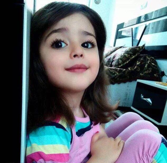 伊朗小姑娘Mahdis今年8岁