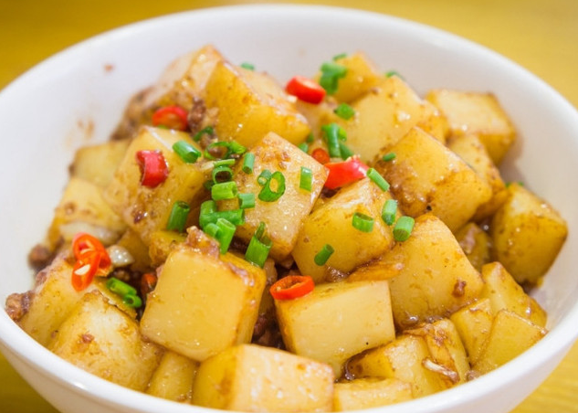 米豆腐:湖南的米豆腐最好吃的地方就属湘西,有点辛辣,可是口味不重没