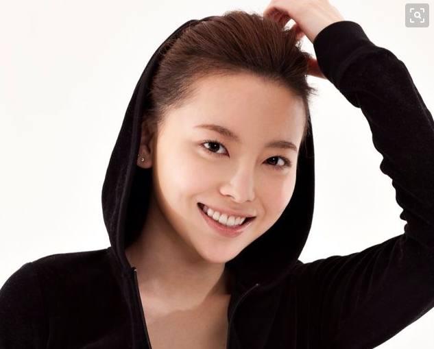 前任3里面的女主角于文文,人生履历可是十分精彩
