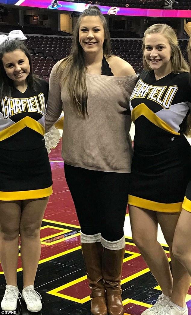 女大学生腹痛求医 被诊断已怀孕42周马上生产