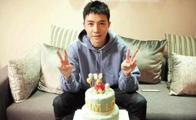 俞灏明如今地位大不如前，30岁生日无人记得，只有她送生日祝福